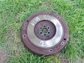 Zotrvačnik Lada niva