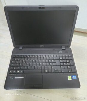 FUJITSU LifeBook A512 - Core i3 / 4 GB RAM / 320 GB HDD /