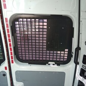 vnutorne mreze na skla nakladoveho priestoru Renault Master