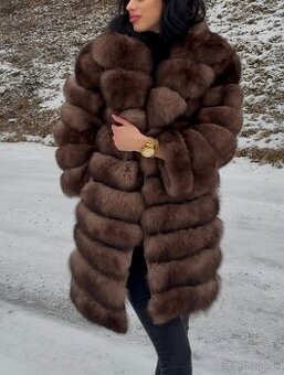 Pravý kožuch z polárnej líšky