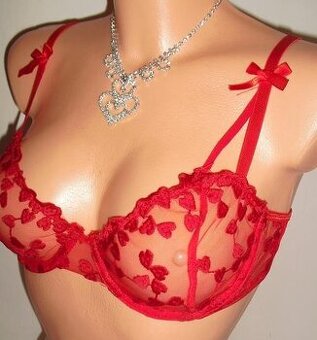 Sexy srdieckova podprsenka