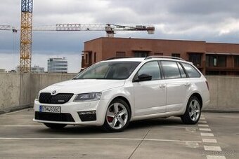 Škoda Octavia Combi 2.0 TDI DPF RS DSG