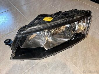 Svetlomet na Škoda Octavia 3 , halogen. Ľavy predny.