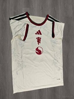 Manchester United 2026/2027 dres – Fernandes / bez mena