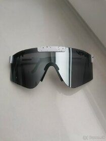 Športové slnečné okuliare Pit Viper (biele-sivé sklo)