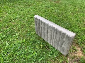 Betónový palisádový obrubník šedý 50cm/27cm