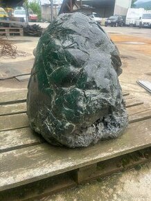 Predam  vacsi meteorit ako okrasny kamen