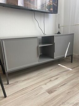Ikea skrinka pod tv TULLSTORP