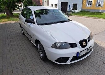 Seat Ibiza 1,2 i benzín manuál 51 kw