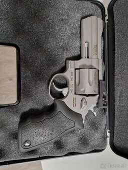 Revolver Taurus 44 mag