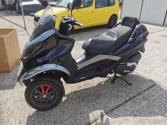 Piaggio 400 - 1