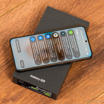 Predám Samsung Galaxy S25 512GB (exkluzívna čierna farba)