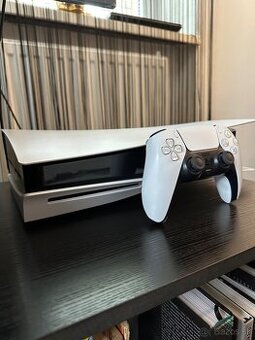 PlayStation 5 s mechanikou PS5