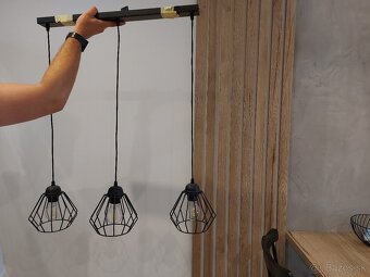 Stropná závesná čierna lampa
