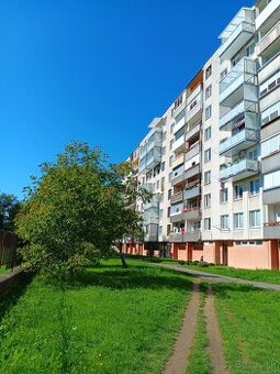ZELEŇ, CYKLOTRASA, VYBAVENOSŤ. NA PREDAJ 3i BYT V HUMENNOM.