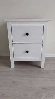 Nočný stolík HEMNES