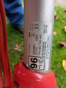 Vyžínač Flymo Contour 700 - 1