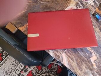 Predam na sučiastky Packard Bell na sučiastky