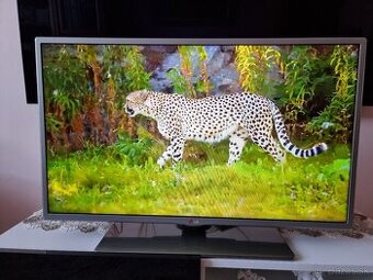 Predám SMART 3D LED TV LG 32LB580V Full HD s Wi-Fi