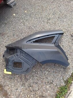 mercedes benz CLA pravý zadní blatník