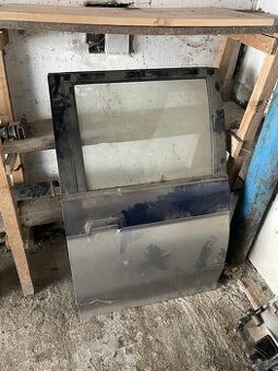 Práve zadné dvere L200