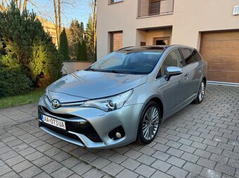 Toyota Avensis Combi 1.8i Valvematic
