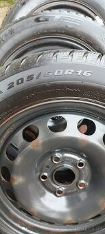 Zimné 205/60r16