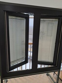 Plastové okno 120x120cm