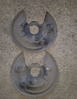 Predám štít brzdového kotúča na Passat B6