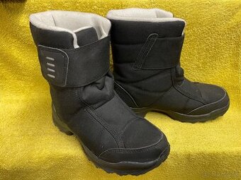 Predam zimne detske topanky Decathlon vel. 33