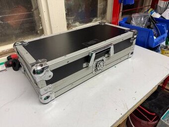 Predám Case 19" 3U DMX PULT