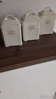 Starožitné dózy koreničky z porcelánu