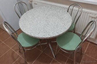 Predám stôl+4stoličky Tel.0947102561