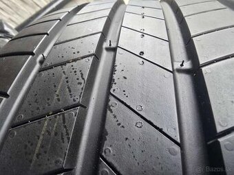 Kumho 255/45 R20