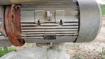 SÚRNE PREDÁM ELEKTROMOTOR