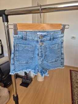 Rif. kraťasy veľkosť 122 a modrý kock.skort 128