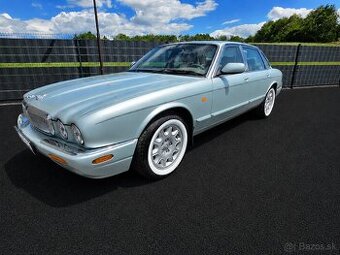 Jaguár Sovereign 3.2 V8 (generácia X308)