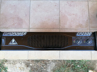 Behringer EP2500