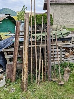 Masívny hutnícky materiál - oceľové rúry, U-profily, T-profi