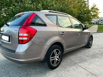 Kia Ceed 1.6 CRDI 85kw dobrom stave