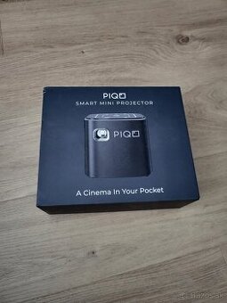 Predám mini smart projektor PIQO + držiak