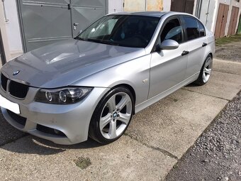 BMW E90 320d 120kw Rok výroby 2008
