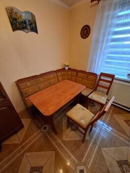 Rohova lavica,stol ,dve stolicky