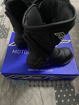 Predám cestné moto topánky RST