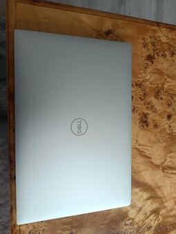 DELL XPS 15 9570 , GTX1050Ti , 16gb RAM , 500gb SSD.