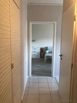 1-izb byt v Dubravke za domom kultúry. RK neplatíte