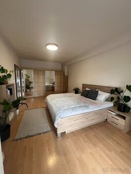 Svetlý, moderne zariadený 3-izb.– Mládežnícka, Pov. Bystrica