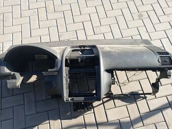 Touran palubovka airbag