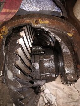 Zadný samosvorný diferenciál s prevodom patrol k160 Zdravím,