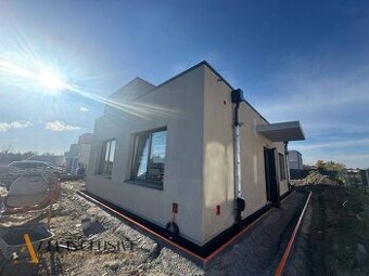 ALL INCLUSIVE | NA PREDAJ 4-IZBOVÝ RODINNÝ DOM (ČASŤ DVOJDOM